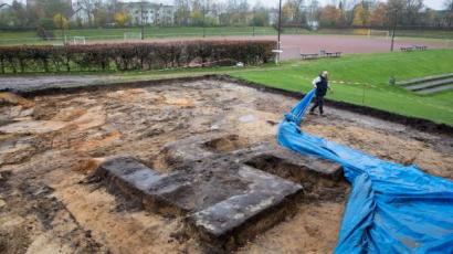 Ausgegrabenes Hakenkreuz