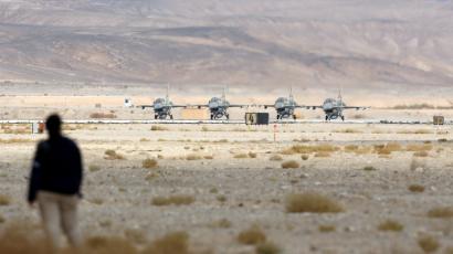 IES Flugzeuge Parkplatz