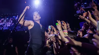 Robbie Williams bei einem Konzert in Tel Aviv in 2015