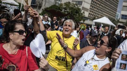 Israelis feiern am Hostage Square in Tel Aviv